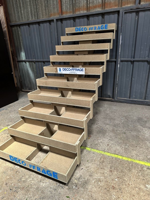 Coffrage pour escalier crémaillère droit avec limon central à Eygalières dans les Alpilles