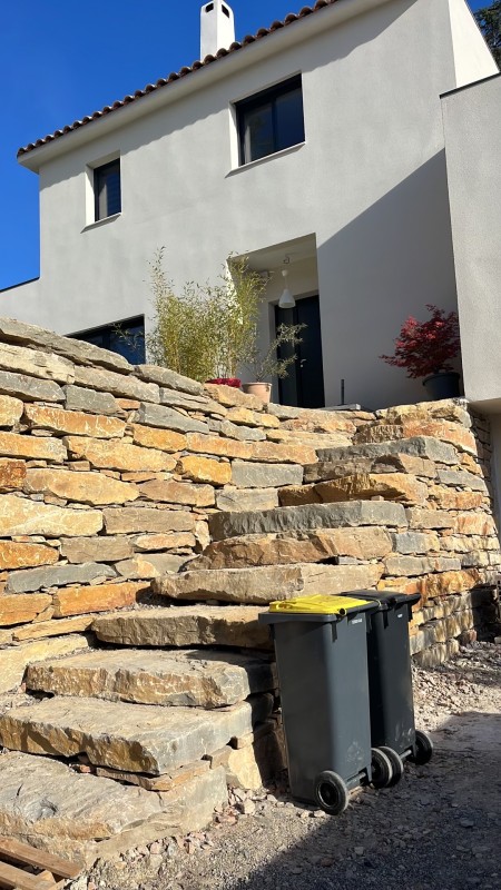 Deco-ffrage : spécialiste des coffres demi-linteaux pour volets roulants à Sisteron dans les Alpes de Haute Provence