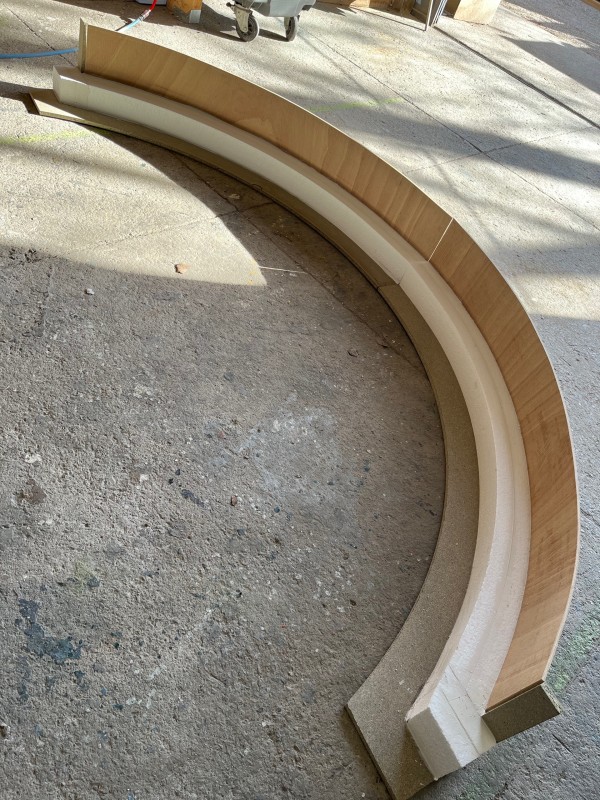 coffrage de corniche courbe sur-mesure à Piolenc dans le Vaucluse 84420