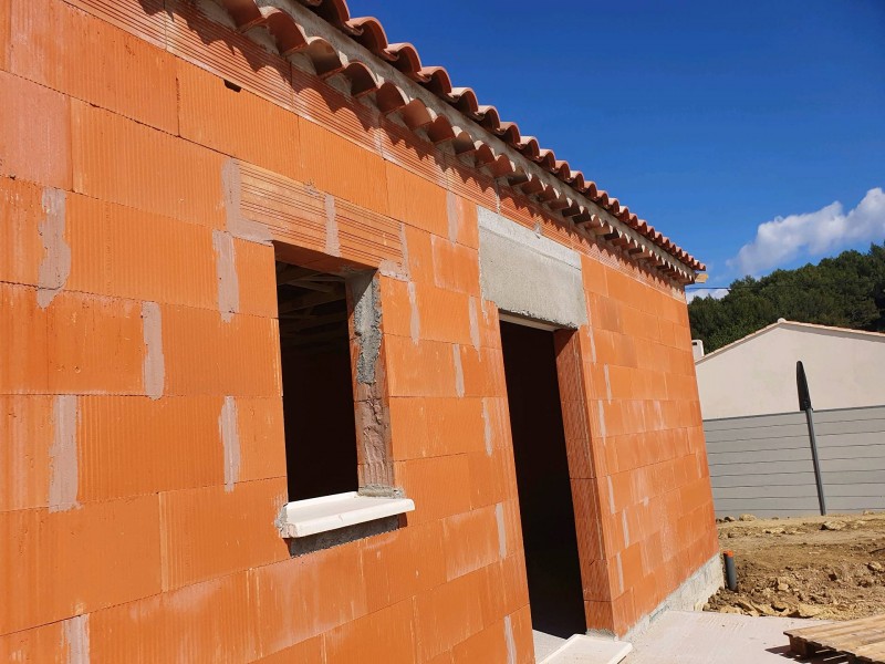 coffre volet roulant intégré dans la maçonnerie à Lauris dans le Luberon