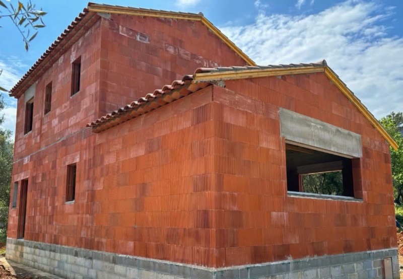 coffres de volets roulants demi-linteaux à Tavernes dans le Var 83