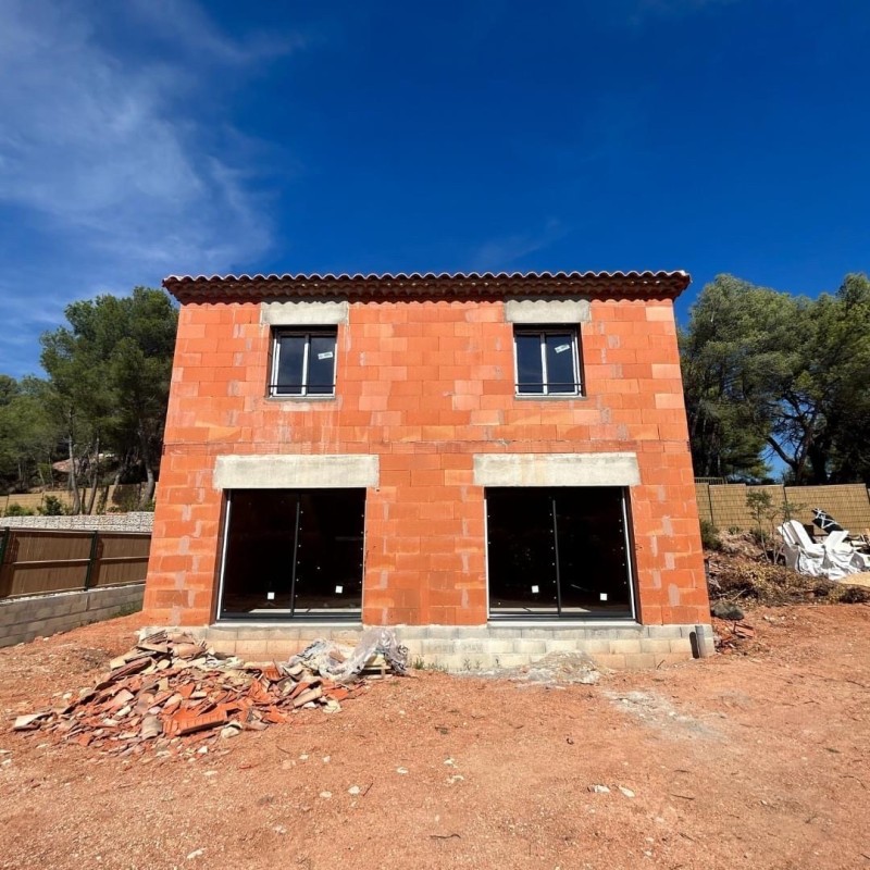 coffres de volets roulants demi-linteaux à Vauvenargues près d'Aix en Provence