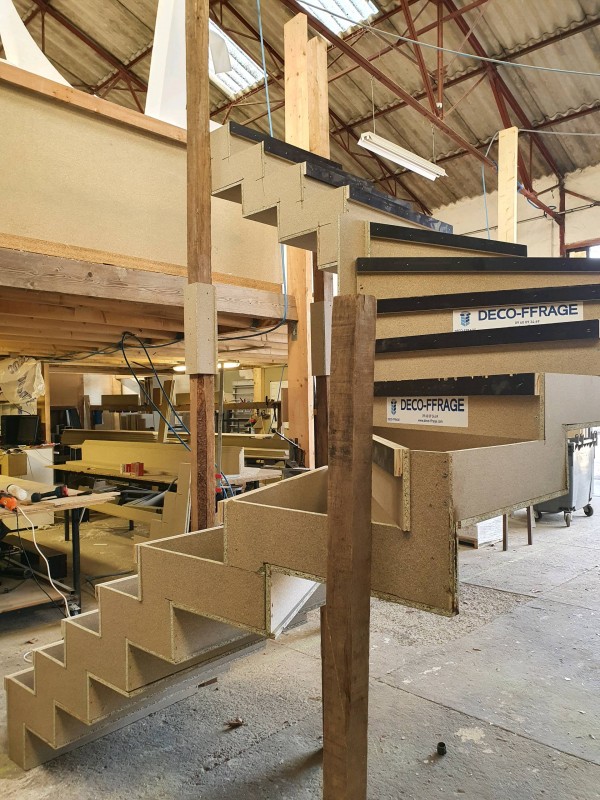 comment coffrer un escalier béton crémaillère 2/4 tournant à St Tropez 83390