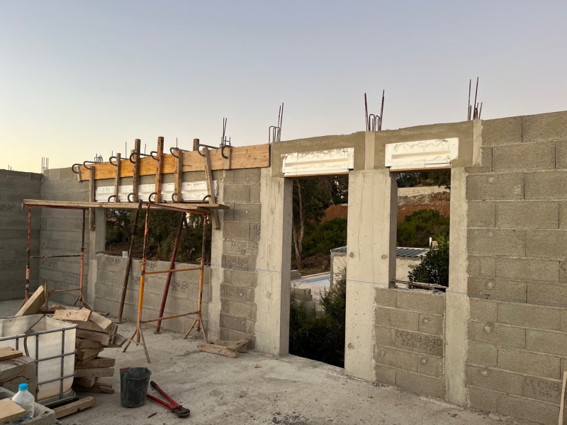 coffres demi-linteaux avec sous-face intégrée à Bastia en Corse