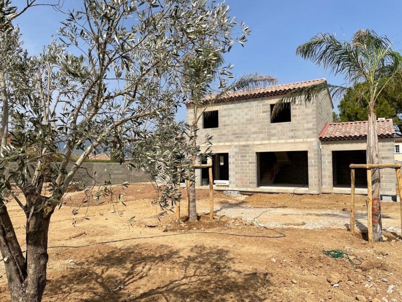 coffres demi-linteaux à Brue Auriac dans le Haut Var 83