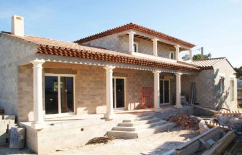 coffrer des colonnes lisses en béton à Marignane 13700