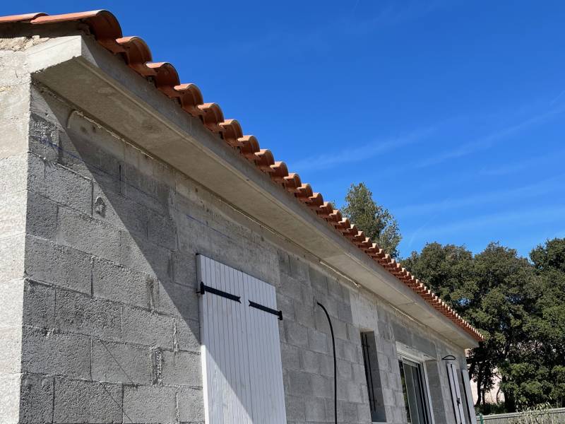 utiliser un coffrage de corniche goutte d'eau à Nîmes dans le Gard