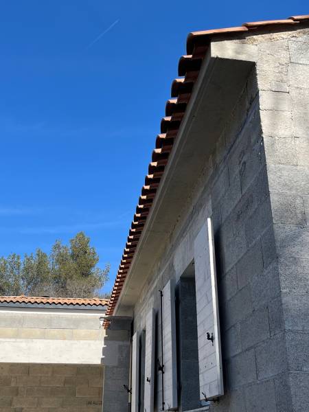 couler une corniche avec un coffrage dans le Gard à Nîmes 30000