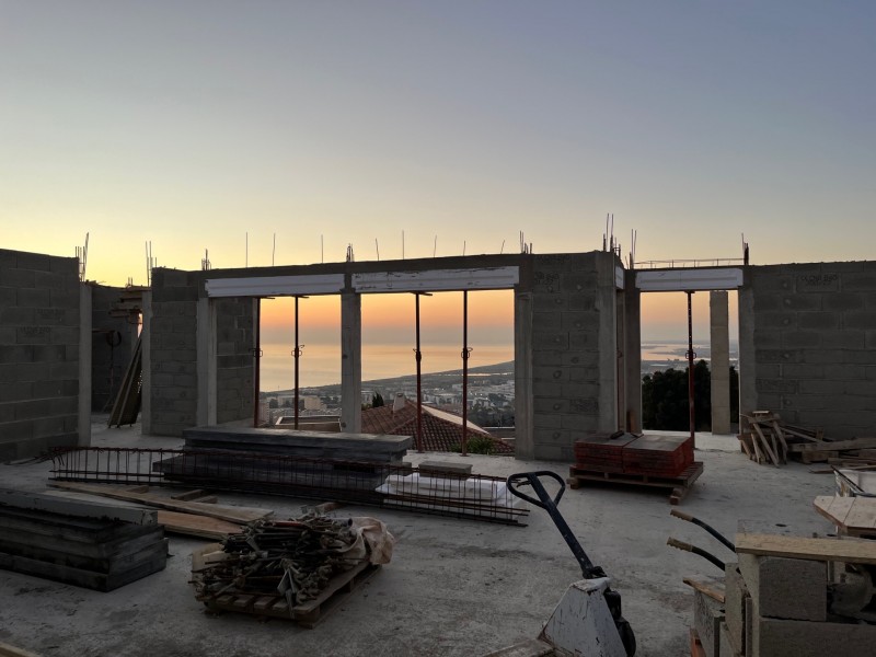 coffrages demi-linteaux pour volets roulants intégrés à la maçonnerie en Corse