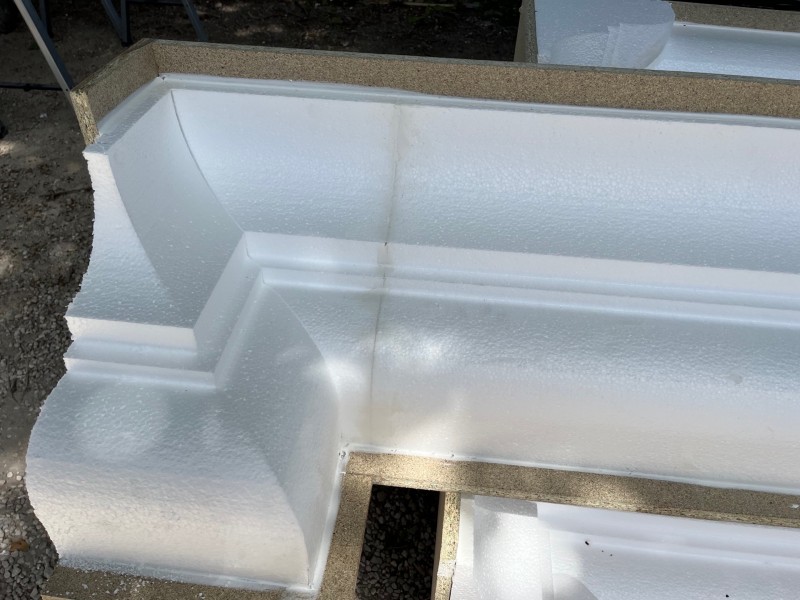 coffrer une corniche moulurée en béton à Lançon Provence 13680