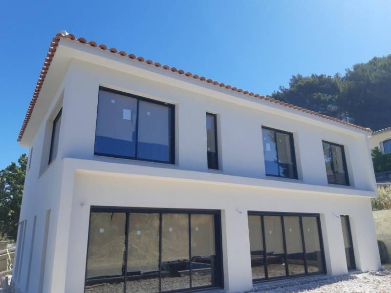 coffres demi-linteaux invisibles pour volets roulants à La Crau, dans le Var