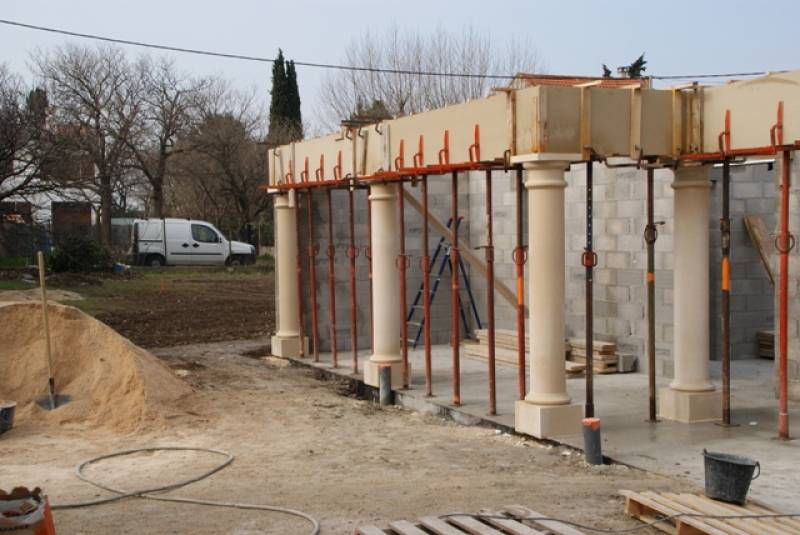 colonnes lisses à Lauris dans le Vaucluse