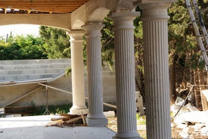 colonnes cannelées à Lambesc 13480