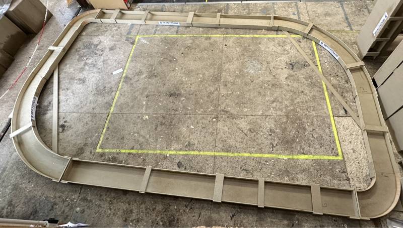 Coffrage spécifique de margelles de piscine entièrement sur-mesure à St Tropez dans la région varoise