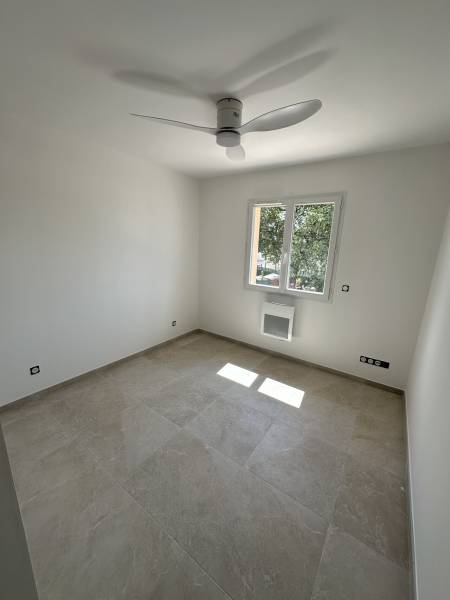 pose de coffre de volet roulant intégré à la maçonnerie dans la région d'Aix en Provence 13090