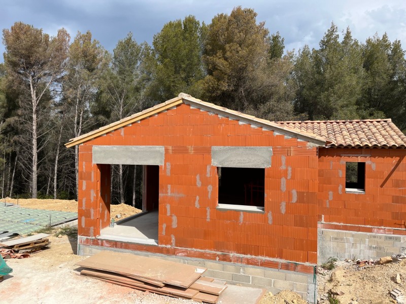 coffrages volets roulants demi-linteaux Le Castellet dans le Var