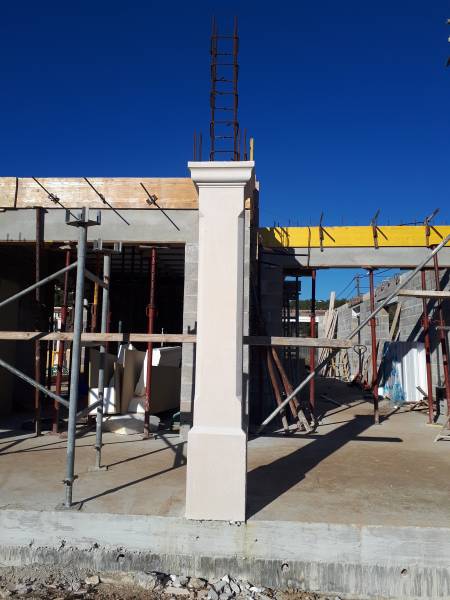 poteau carré chanfreiné 13480 Cabriès