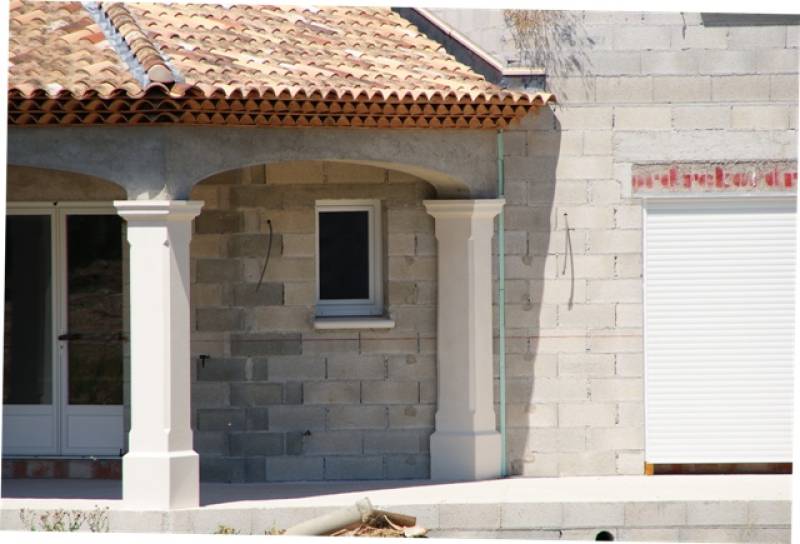 poteaux carrés conçus avec des coffrages sur mesure à Bellegarde dans le Gard 30